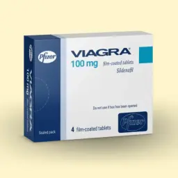 Opakowanie Viagry 100 mg. Szukasz informacji, gdzie kupić viagra bez recepty? To opakowanie zawiera 4 tabletki.